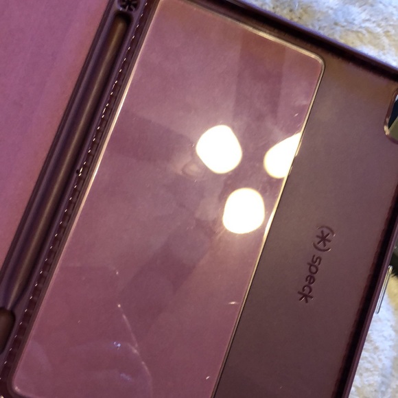 New specks iPad Pro 11” case - Picture 5 of 6